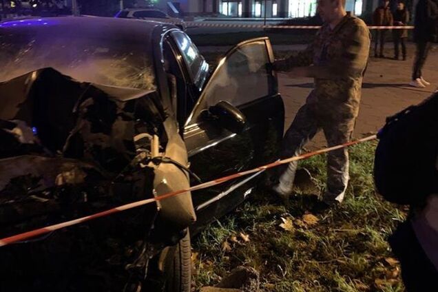 В Одессе пьяный военный врач врезался в дерево