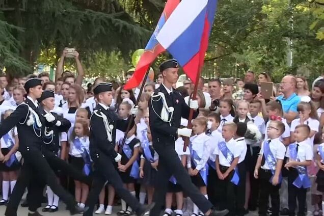 Як у часи СРСР: російських школярів змусили щодня виконувати гімн країни