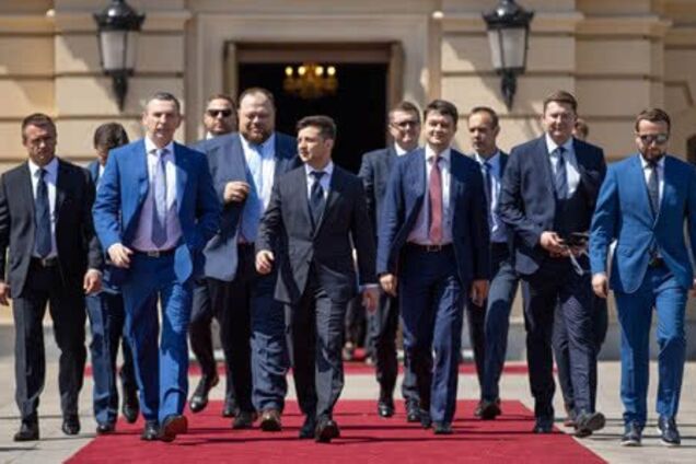 'Слуги народу', прогнозовано посипалися