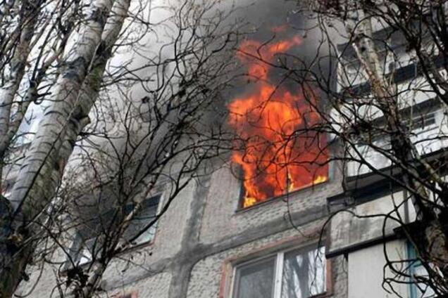 Під Дніпром спалахнув гуртожиток: є постраждалі