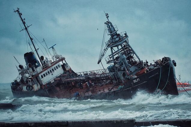 Біля берегів Одеси затонув танкер