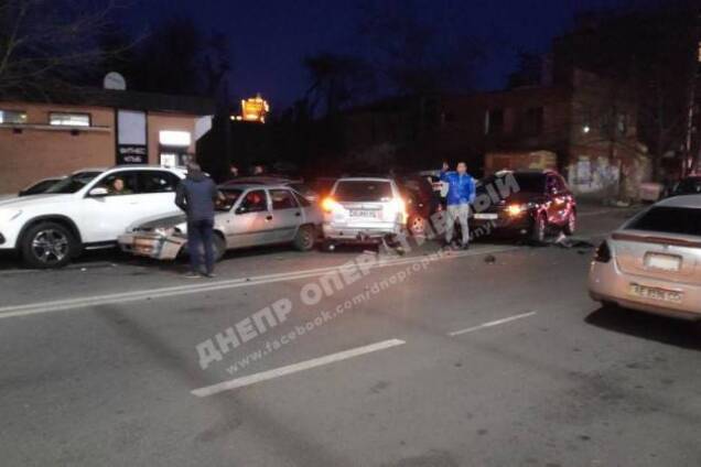 Син СБУшника часів Януковича протаранив 10 авто в Дніпрі: подробиці погоні зі стріляниною