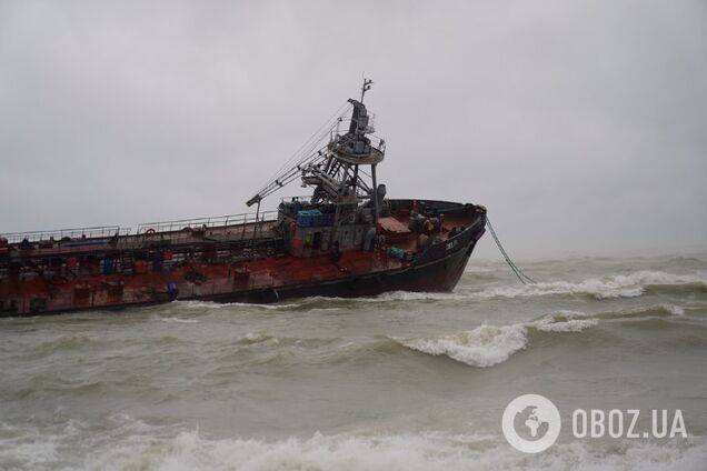 Корабль сел на мель у берегов Одессы