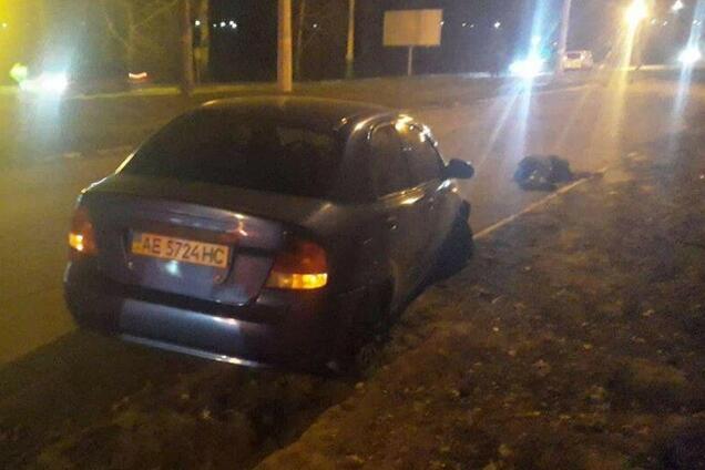 Перекинуло через дах: під Дніпром п'яний водій на смерть збив пішохідку. Відео 18+