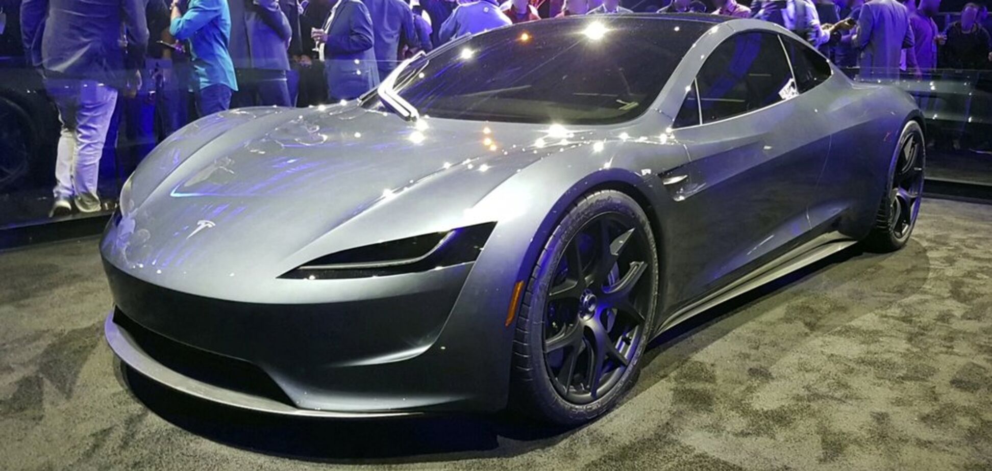 Илон Маск удивил соцсети интересной особенностью нового электрокара Tesla Roadster 2