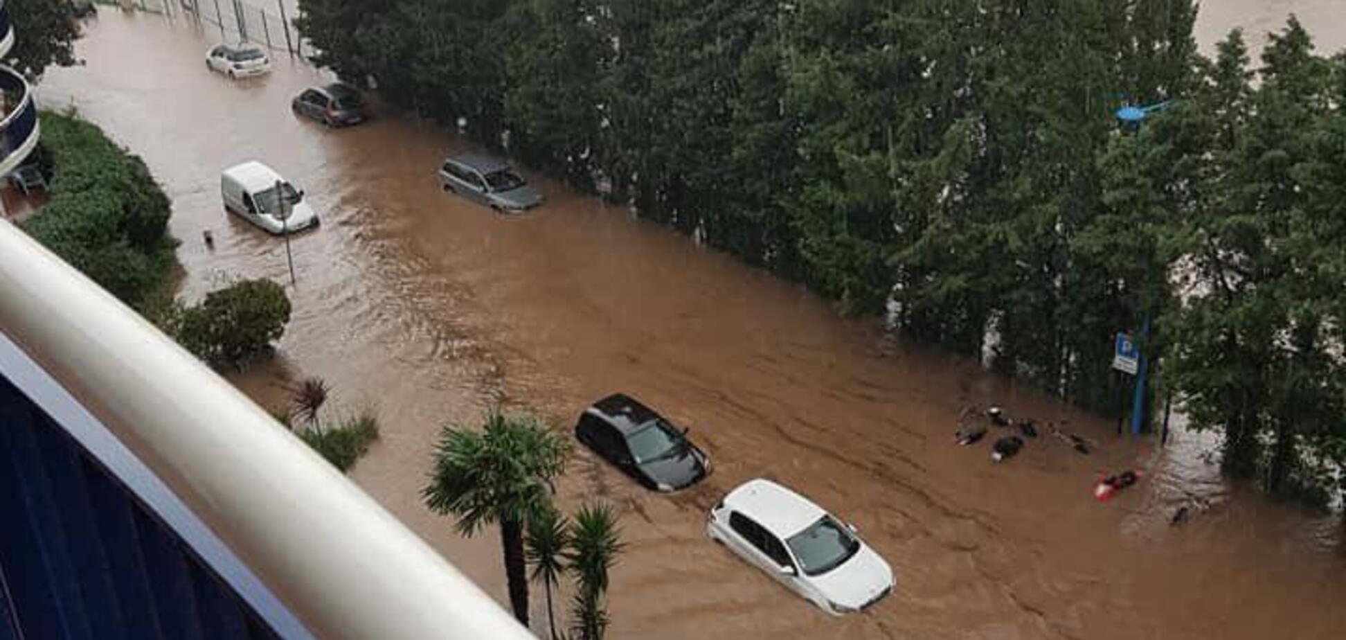 Францию накрыл погодный апокалипсис: фото и видео масштабного потопа