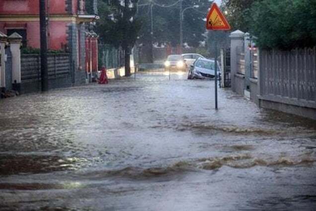 Города в Италии ушли под воду: фото и видео потопа