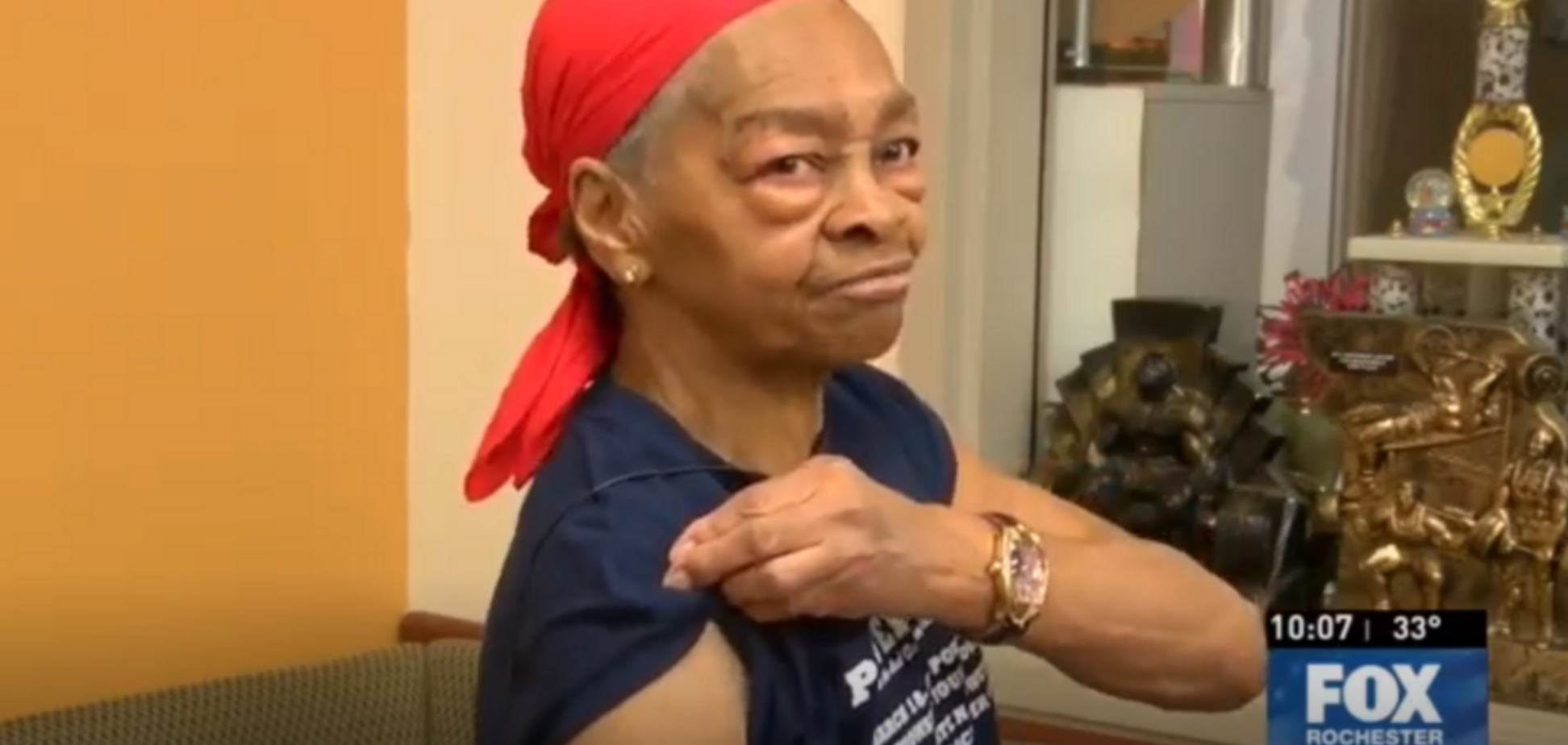 82-річна бабуся-бодібілдер побила грабіжника столом