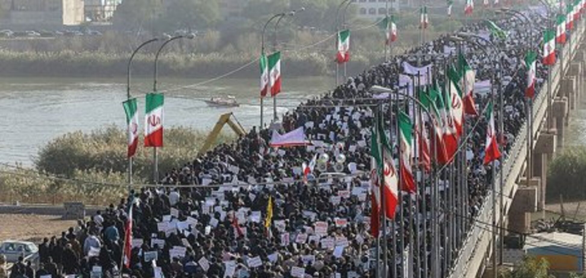 Люди восстали, в стране не вырубили интернет