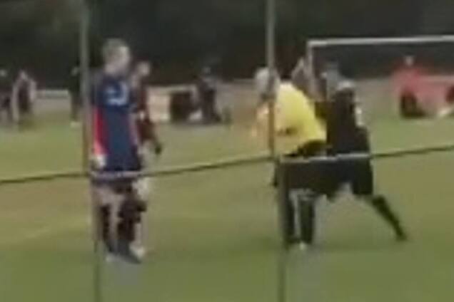 Момент удара арбитра