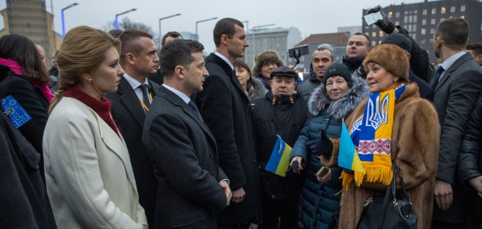 'Возвращайтесь к нам!' Зеленский обратился к украинцам в Эстонии