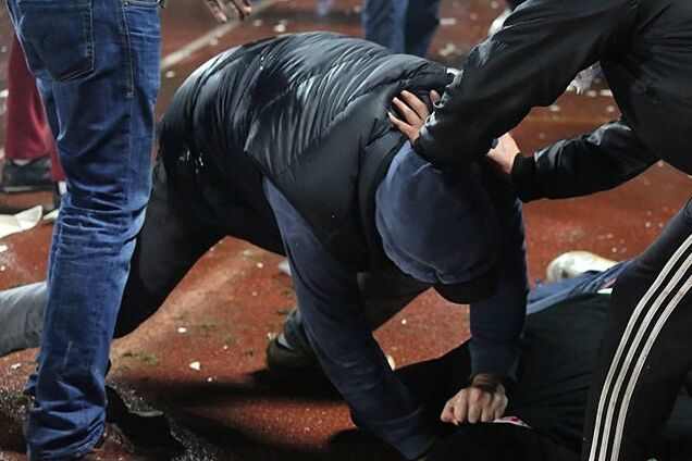 Болельщики гостей устроили драку