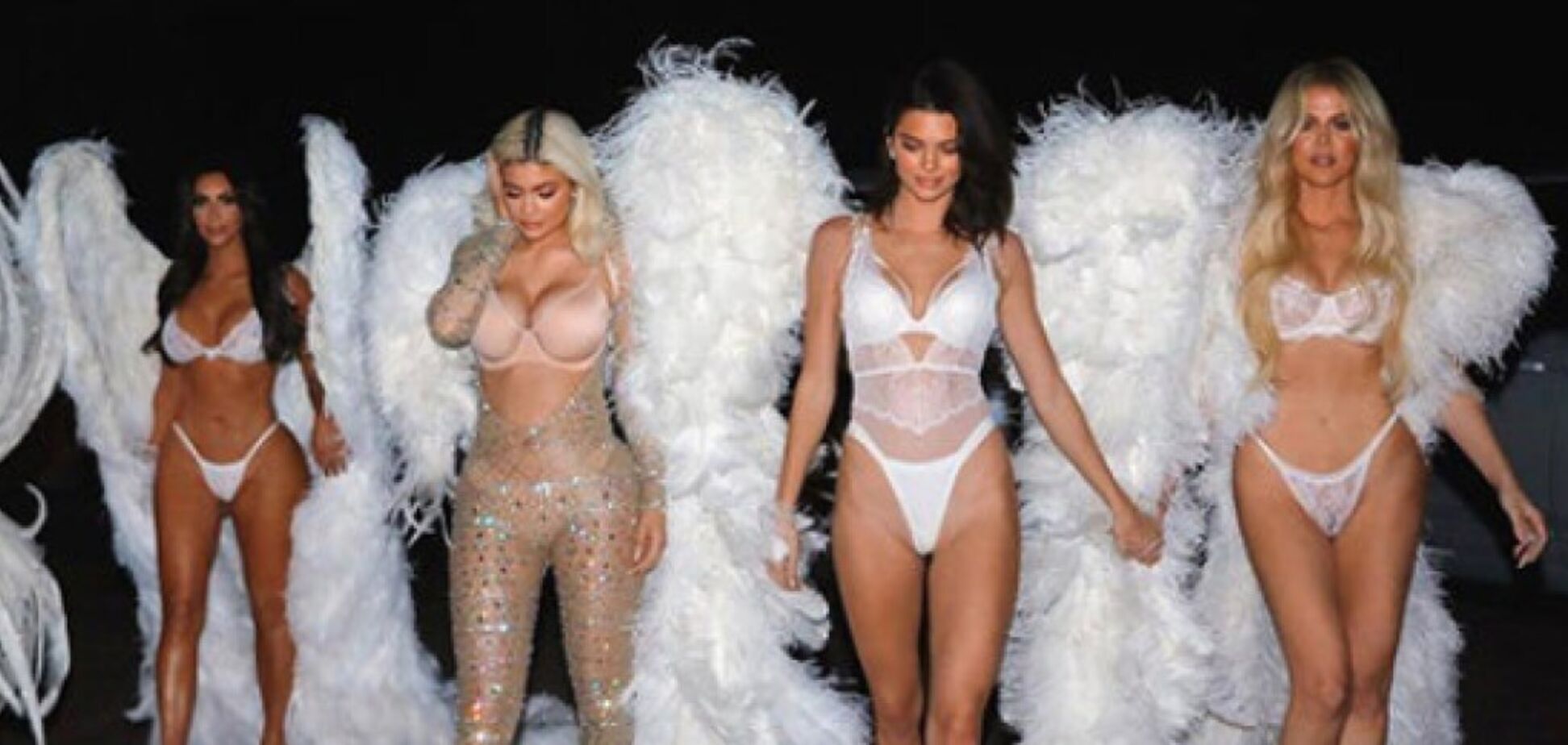 Названа причина, почему женщины вызывающе одеваются