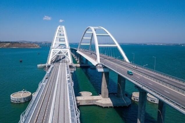 'На Новий рік їдуть?' У мережі показали фото порожнього Кримського моста