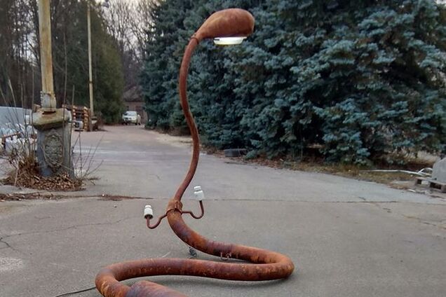 Киевский скульптор создал очень жуткий фонарь