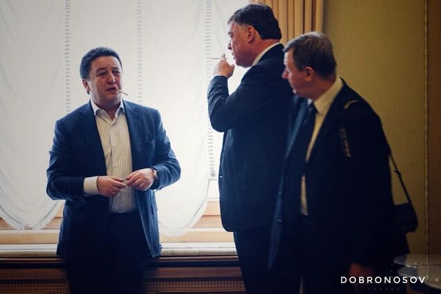 Депутаты курят в Раде