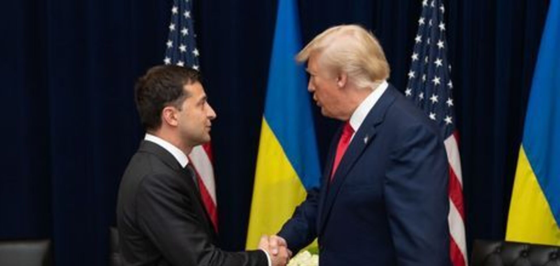 Трамп заморозив допомогу Україні після розмови із Зеленським: нові подробиці