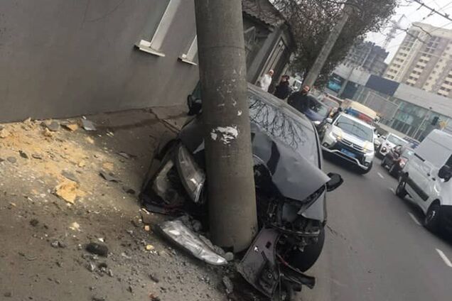 В Одесі зірвиголова на Honda залишив людей без світла