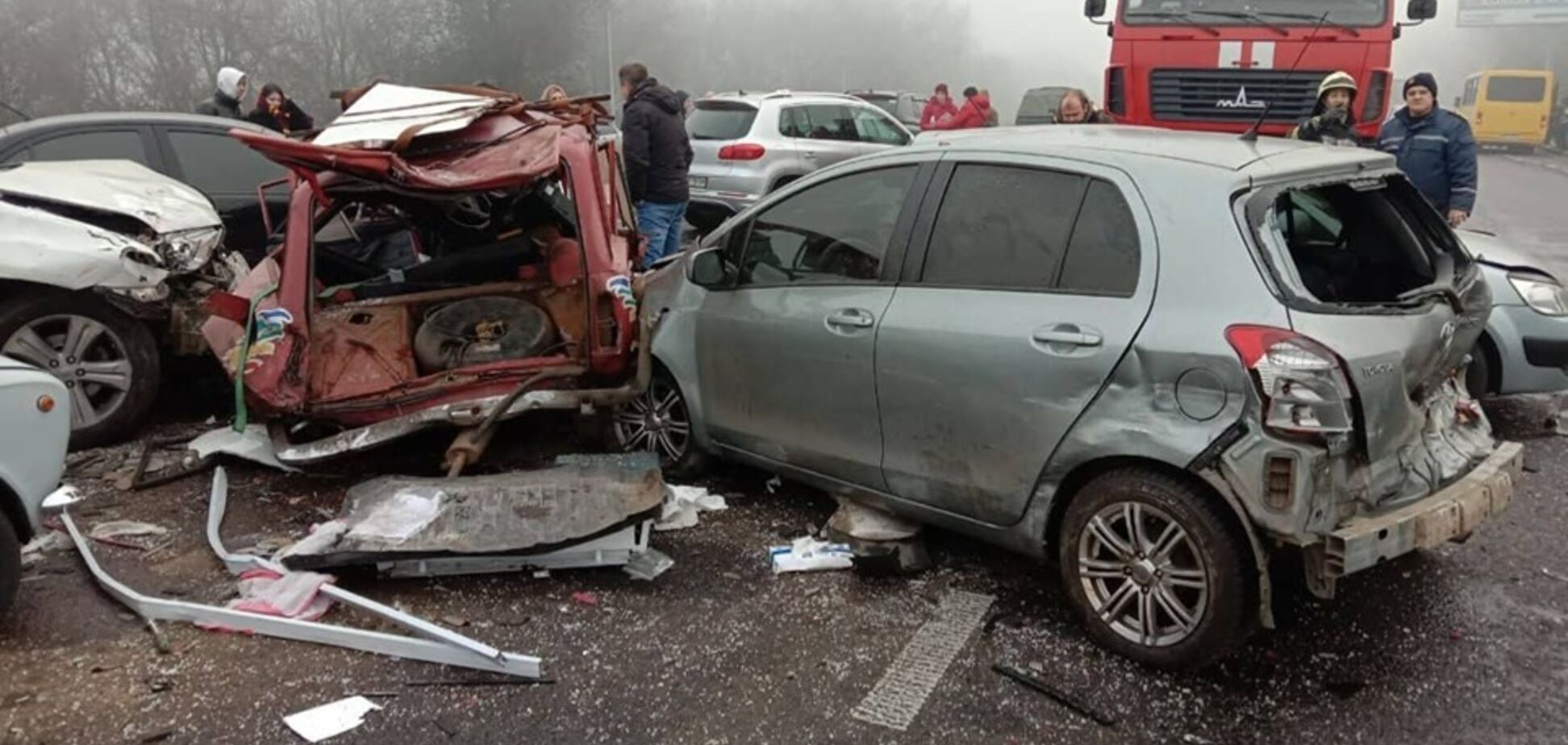 На въезде в Одессу в тумане произошла целая серия ДТП с погибшими пострадавшими