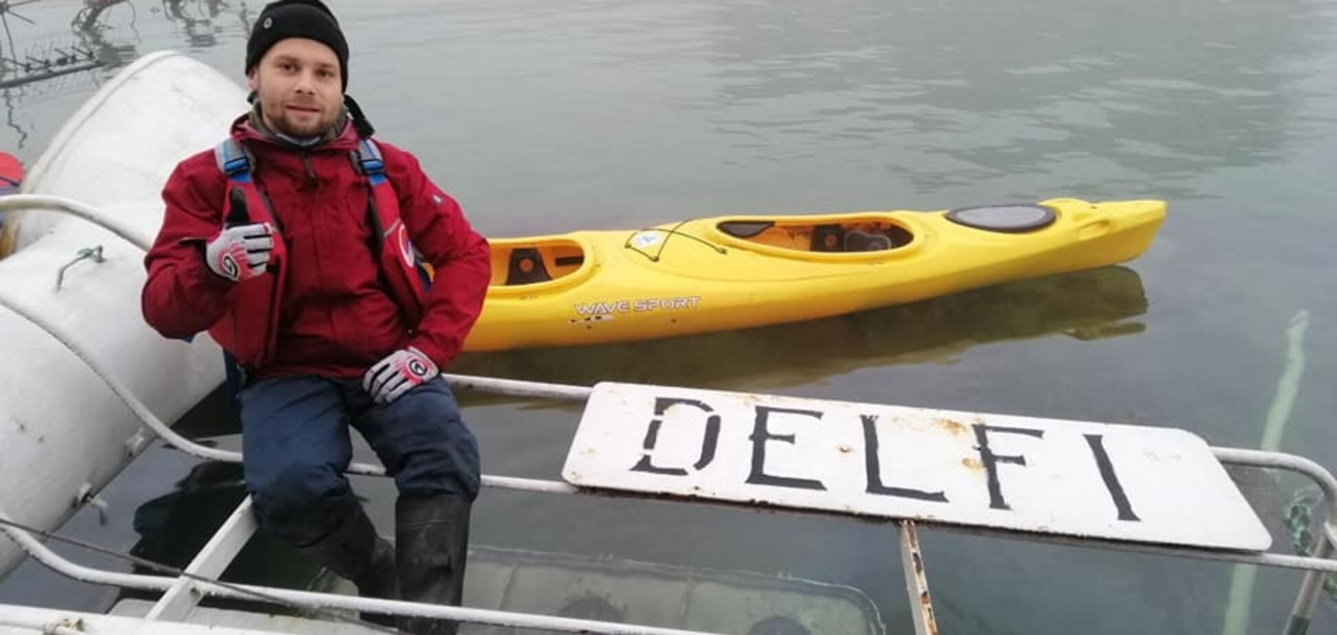 Одеські екстремали залізли на затонулий танкер 'Делфі'