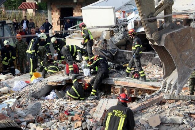 Албанію "зім'яв" другий за добу землетрус: десятки жертв