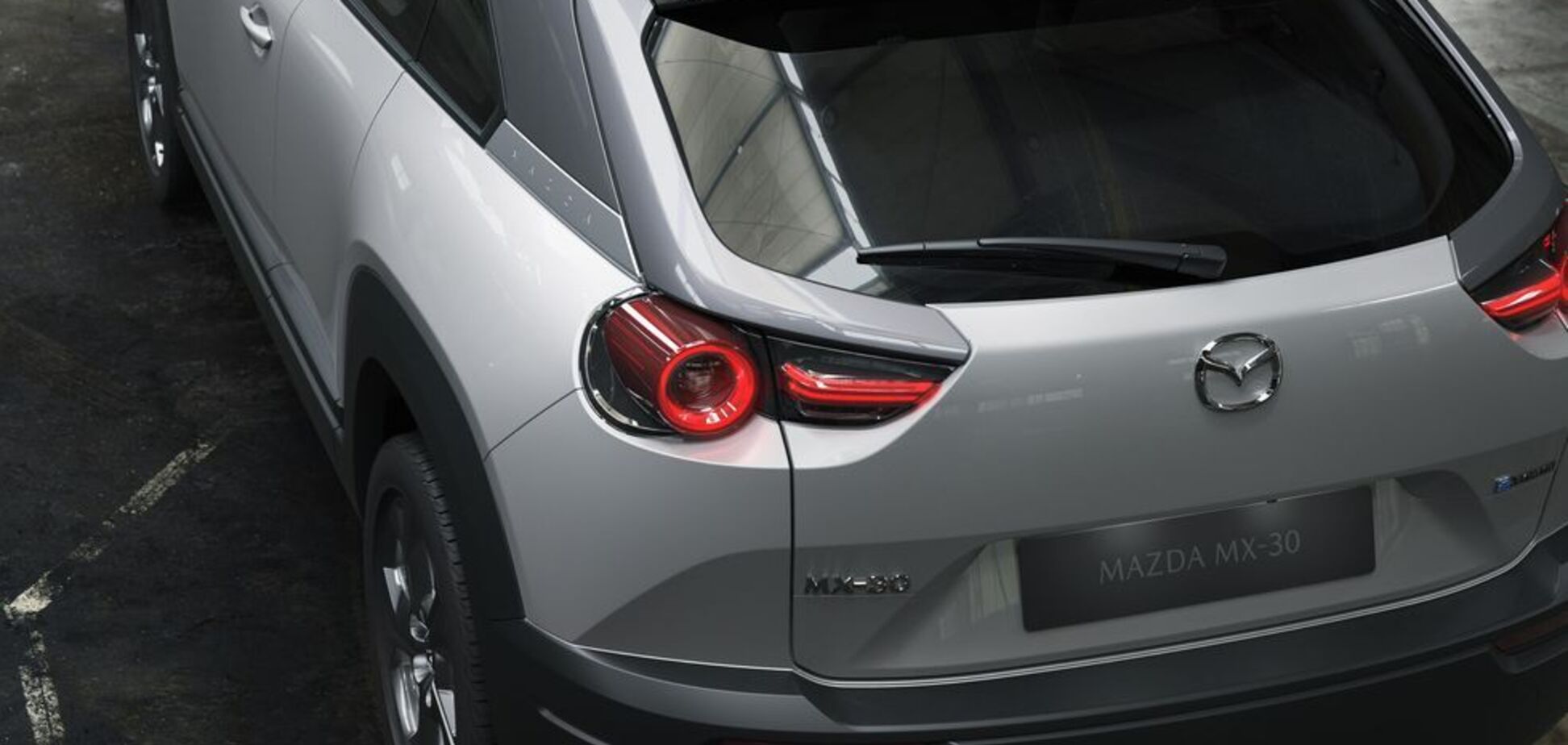 Mazda показала свой первый электромобиль: впечатляющие фото и видео