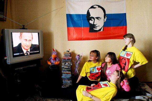 "Нет портрета Путина – накажут": Казарин разложил по полочках "патриотизм" россиян