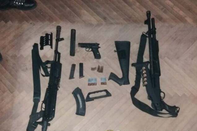 'Выстрелил из гранатомета в супермаркет': в Закарпатье бандиты крушили недвижимость