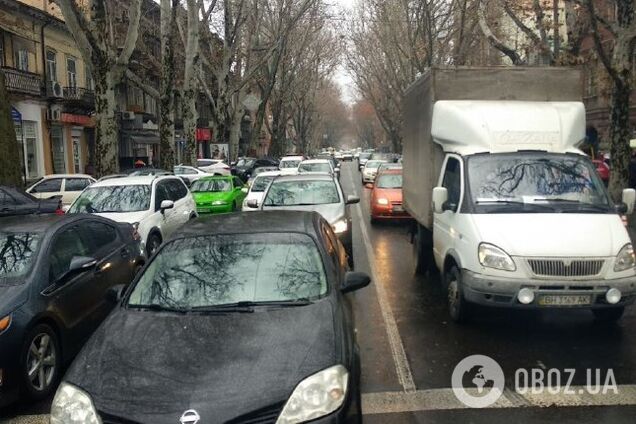 Черная пятница привела к пробкам в Одессе