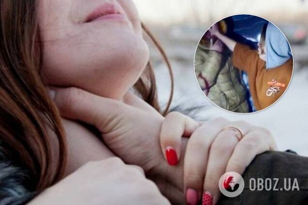 'Пятки целуй!' В Харькове пьяные школьницы сняли на видео издевательства над подругой