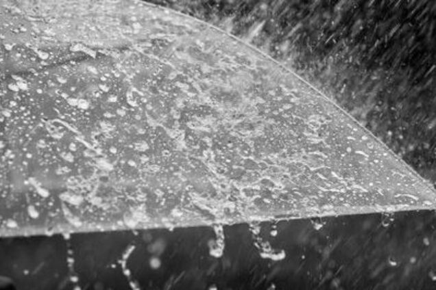 Україну накриють зливи: синоптики уточнили прогноз погоди