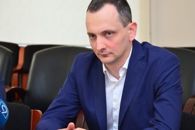 Советник премьера Юрий Голик представил руководство, по которому будут контролировать строительство школ и детсадов