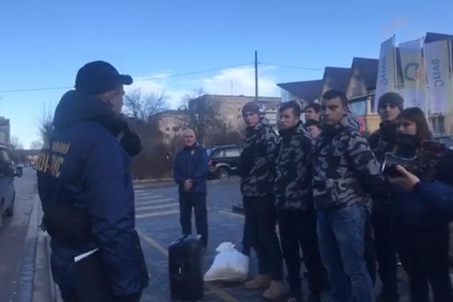 На Івано-Франківщині пікетували 'слуг народу' через ринок землі