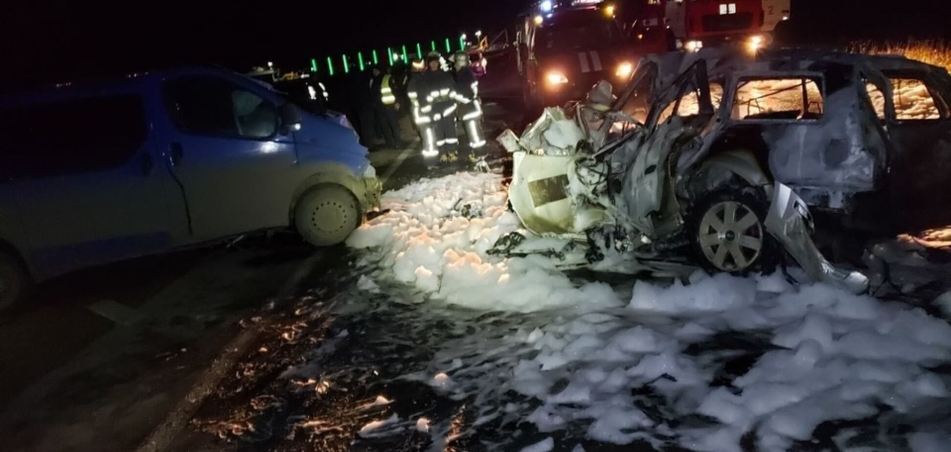 Згоріли троє: під Чернівцями сталася страшна ДТП з дитиною