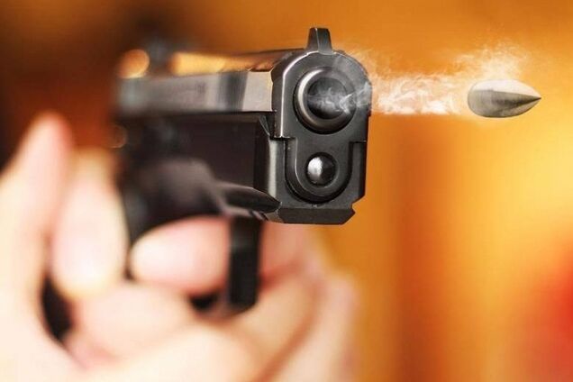 Під Дніпром сварка в магазині закінчилася стріляниною: є постраждалий