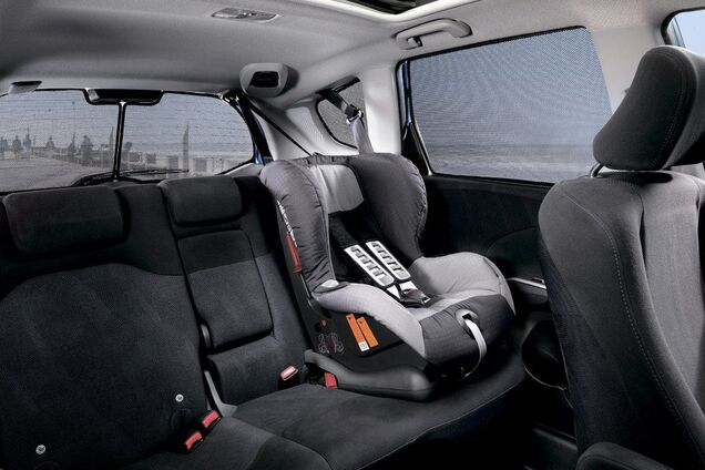 Водители Харьковщины начали скупать детские автокресла