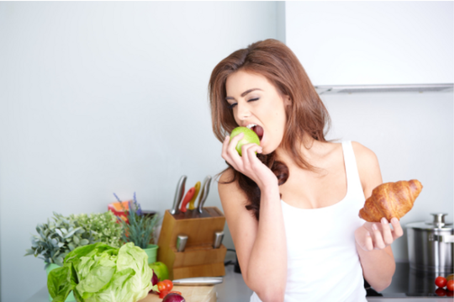 Быстро и полезно: известный диетолог рассказала, чем завтракать вне дома