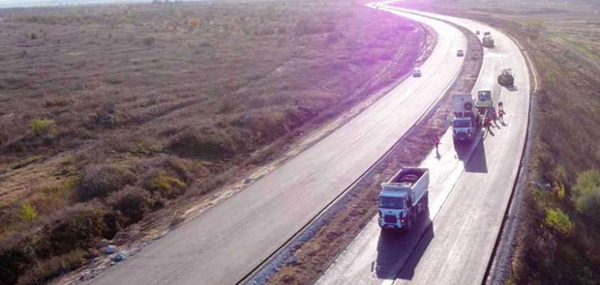 Відразу дві дороги будуються в Дніпропетровській області. Відео