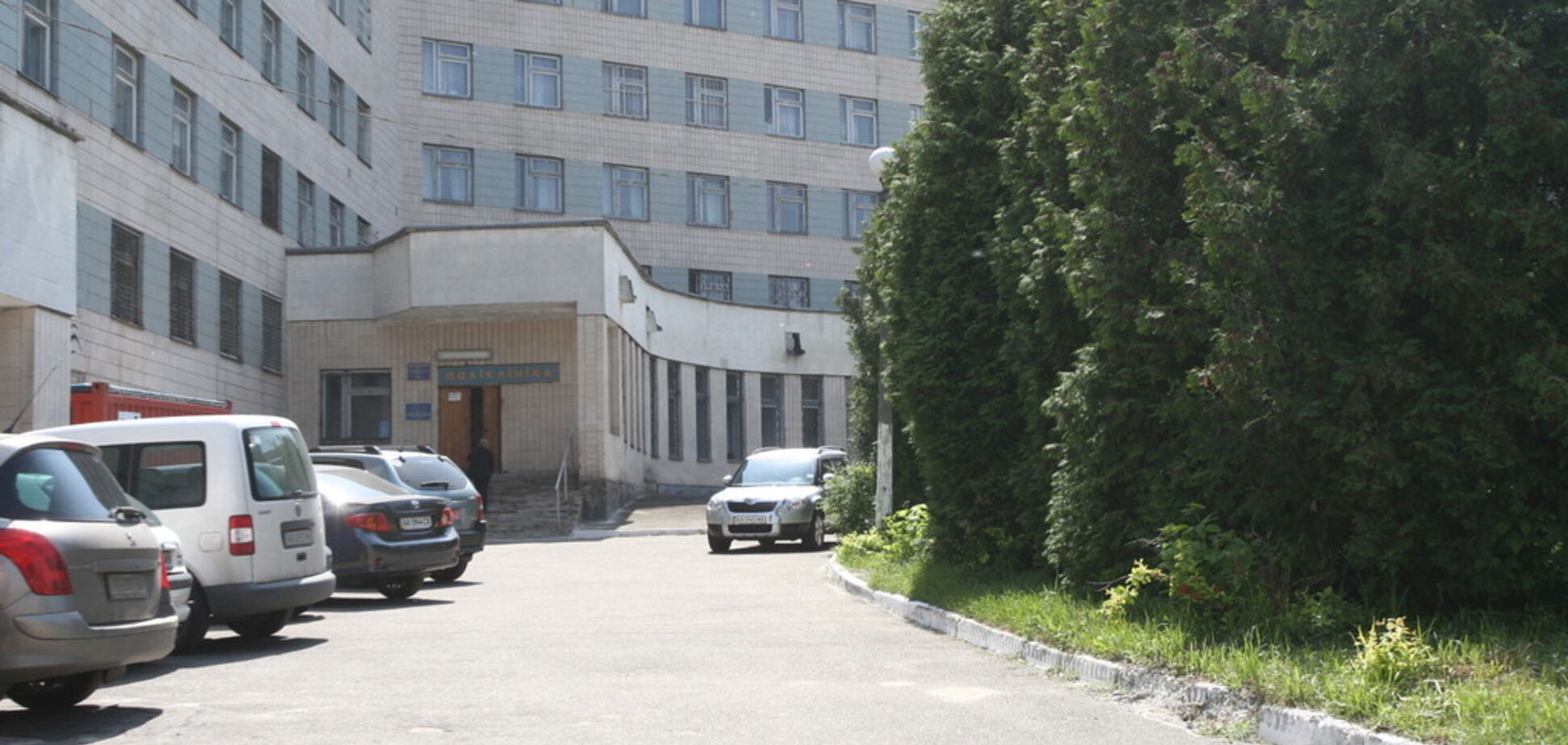 В Киеве из окна психиатрической клиники выпрыгнули три подростка