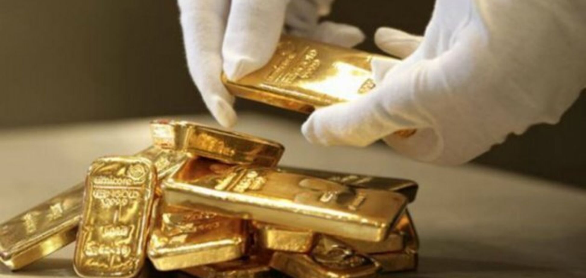 Выдала походка: россиянку задержали при попытке провезти в Китай 2 кг золота