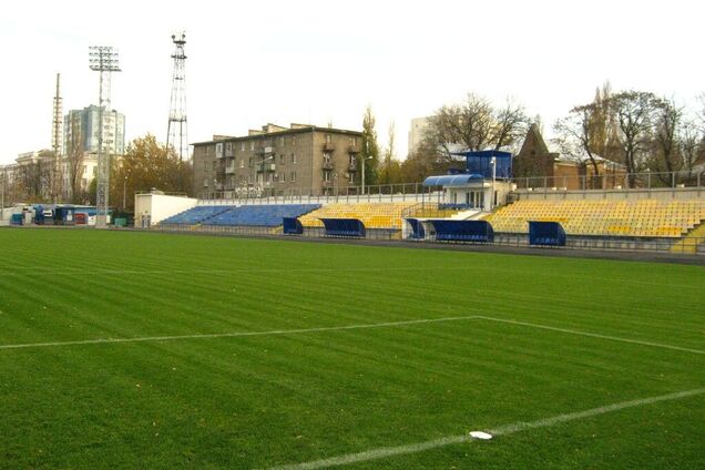 Помер на місці: в Одесі на стадіоні трапилася смертельна НП зі студентом