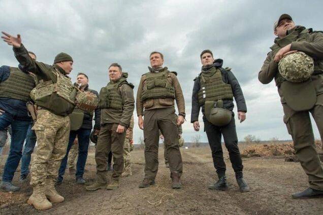 'Слуги', а навіщо ви нап‘ялили на себе броніки і каски?