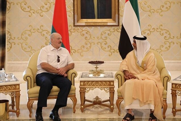 'Панически боится покушения': в сети всплыли данные о серьезной болезни Лукашенко