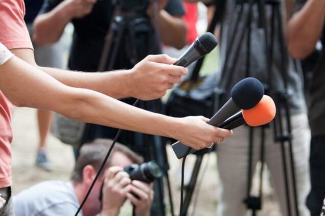 Генерал призвал вооружить украинских журналистов