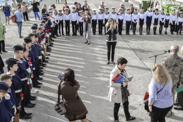 Дети падали в обморок: в Крыму оккупанты устроили беспредел на митинге