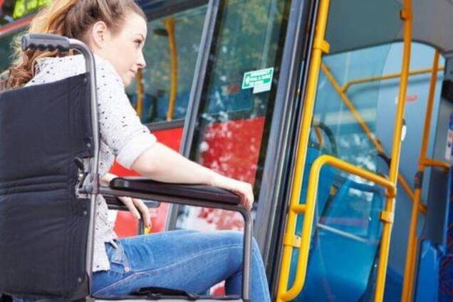 Просила о помощи: в Днепре в маршрутке поиздевались над пассажиркой с инвалидностью