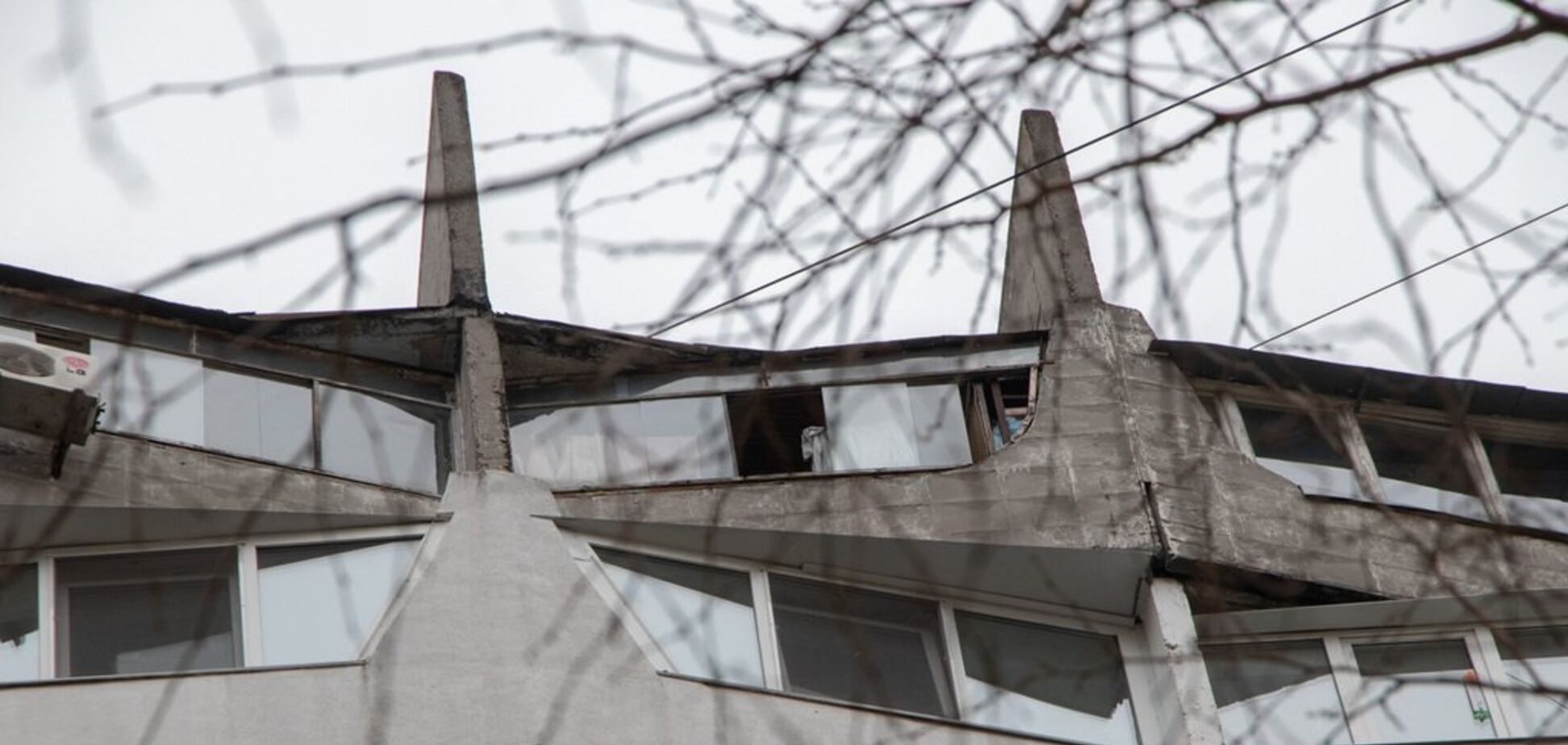 У Дніпрі жінка викинулася з 16 поверху. Фото 18+