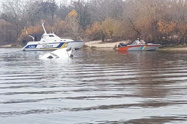 В Киеве затонула яхта
