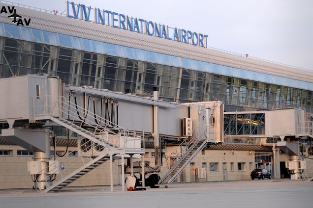 У Львові почали масово скасовувати рейси: що трапилося