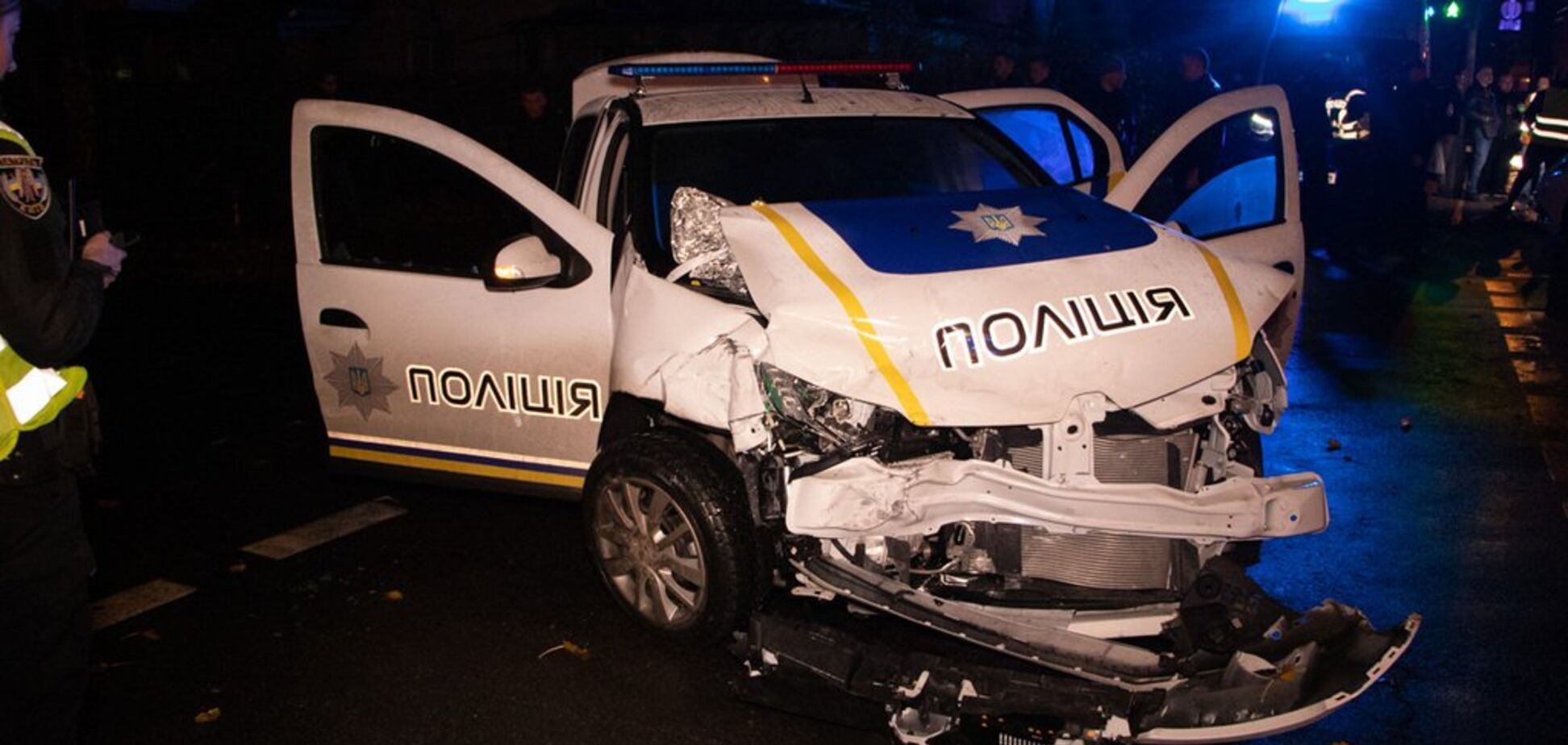 У Києві поліція влетіла в авто з дитиною: є постраждалі
